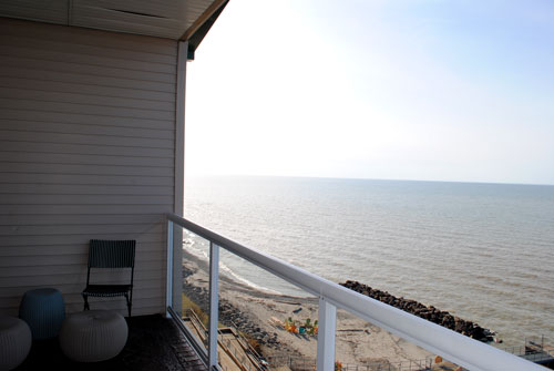 balcony